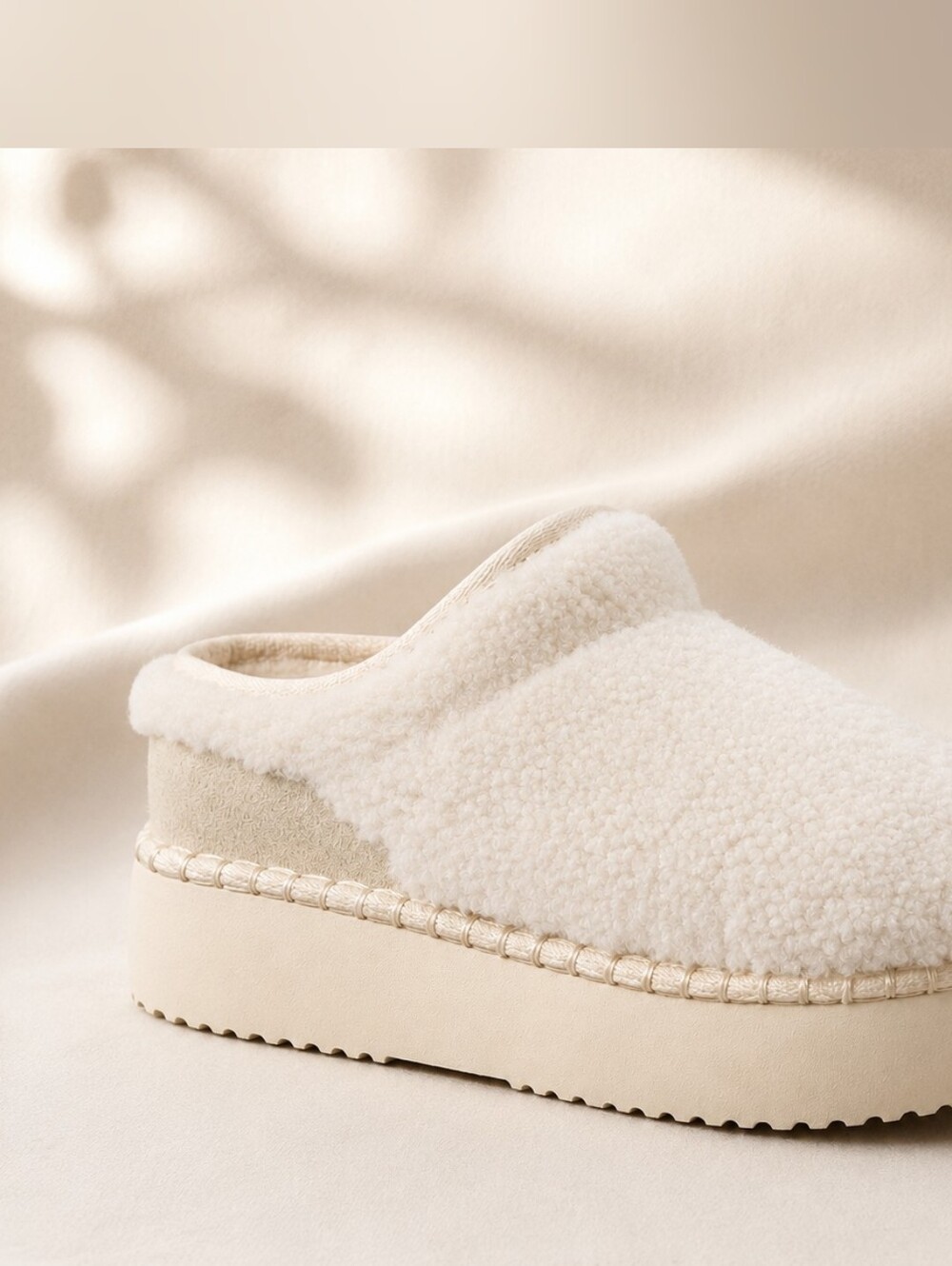 NEW! American Eagle Sherpa Scuff Slide Platform Slippers Off-White Cozy Size 9